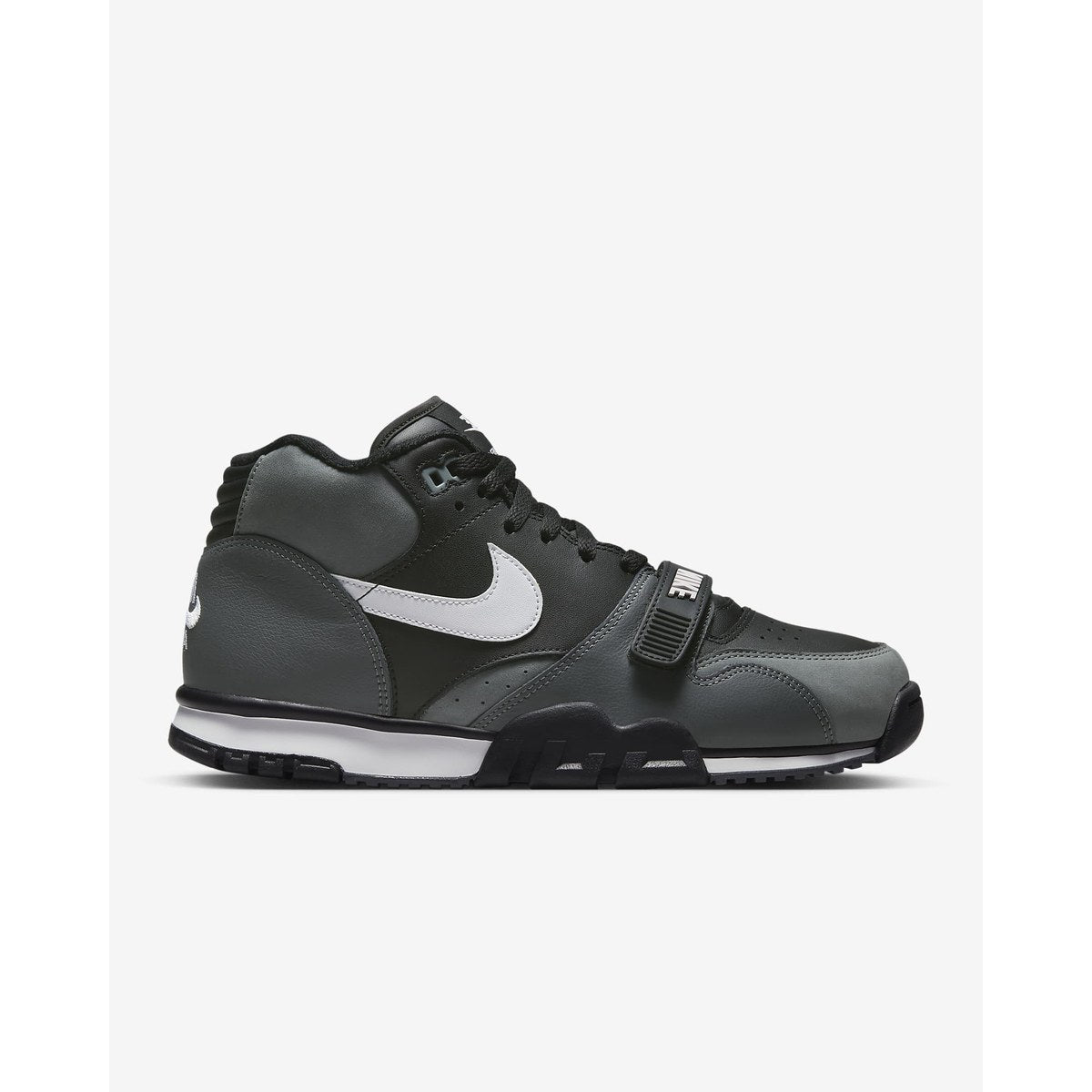 NIKE AIR TRAINER 1