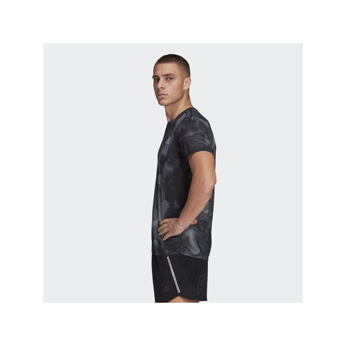 ADIDAS POLERA ADIDAS FAST TEE GFX S - foto 3