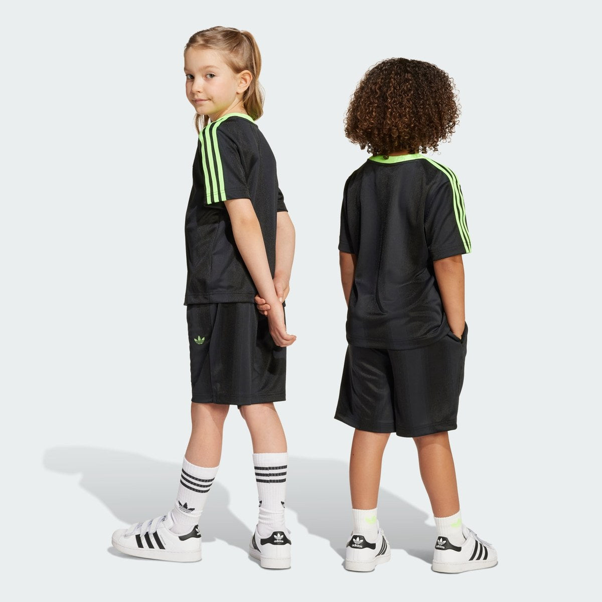 ADIDAS BUZO ADIDAS SHORT TEE SET 5T - foto 3