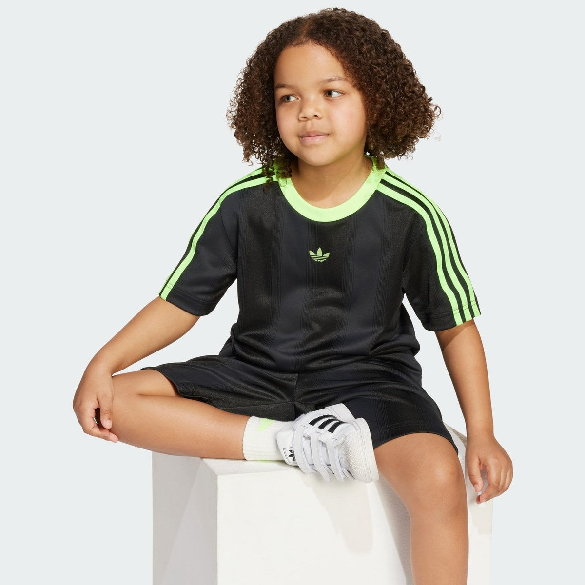ADIDAS BUZO ADIDAS SHORT TEE SET 5T - foto 4