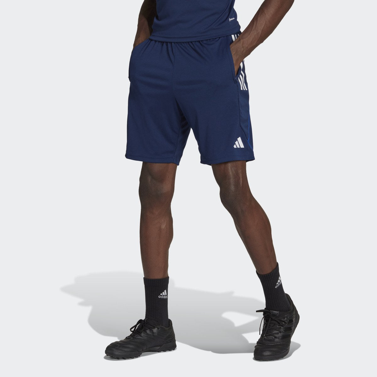 ADIDAS UCH TR SHO - foto 2