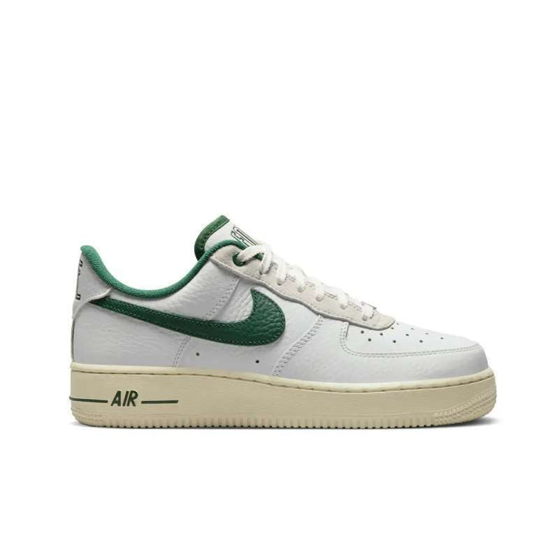 NIKE WMNS AIR FORCE 1 07 LX